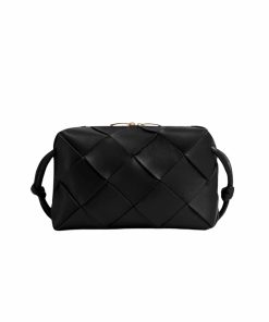Alternative view of Bottega Veneta Small Cassette Camera Bag Mxn 52 400 Black 18Cm 709417Vcqc28425
