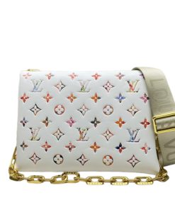 Louis Vuitton Bolso Coussin PM White 26Cm M21209
